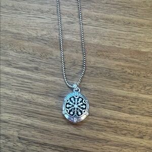 Elegant Silver Pendant Necklace